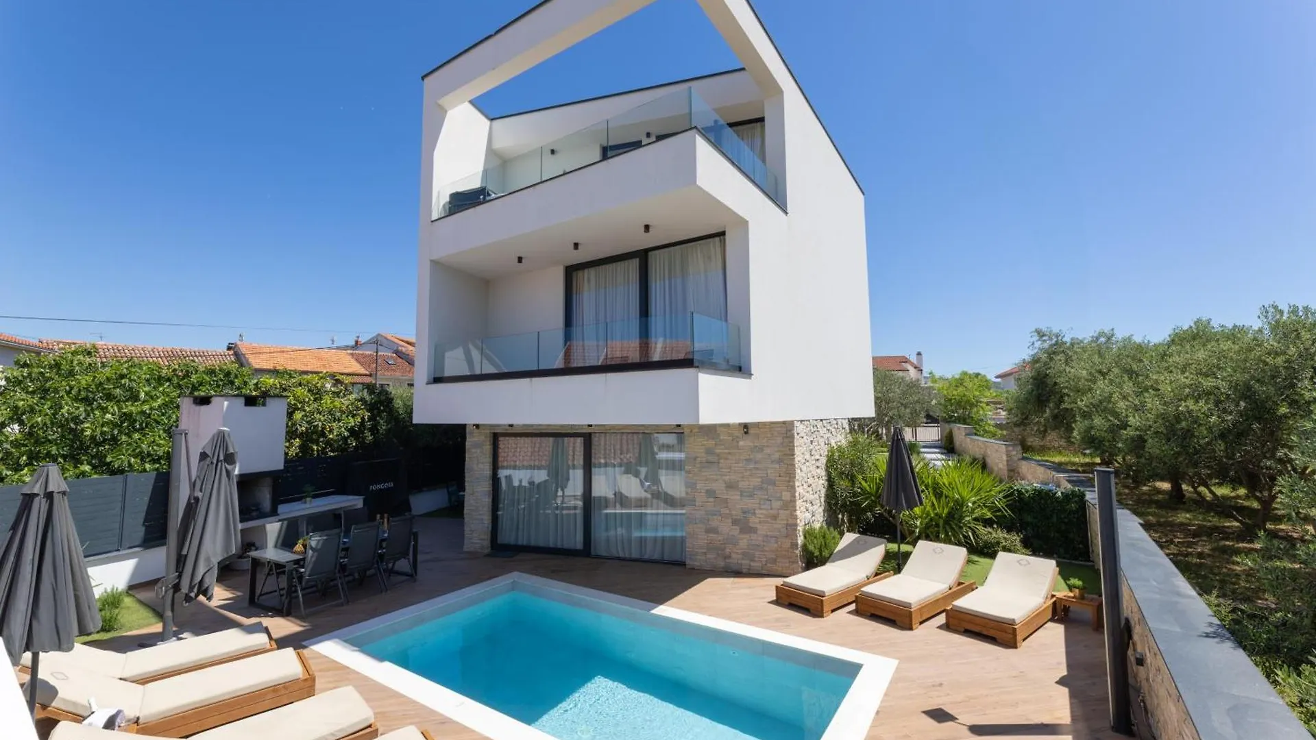 Luxury Villa Favela With Heated Pool location