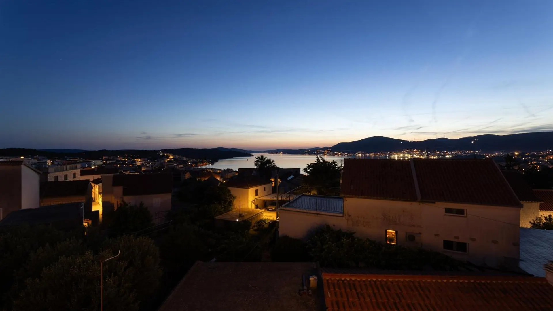Luxury Villa Favela With Heated Pool Trogir 0*,